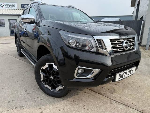 Nissan Navara Double Cab Pick Up Tekna 2.3dCi 190 TT 4WD Pick Up Diesel Black